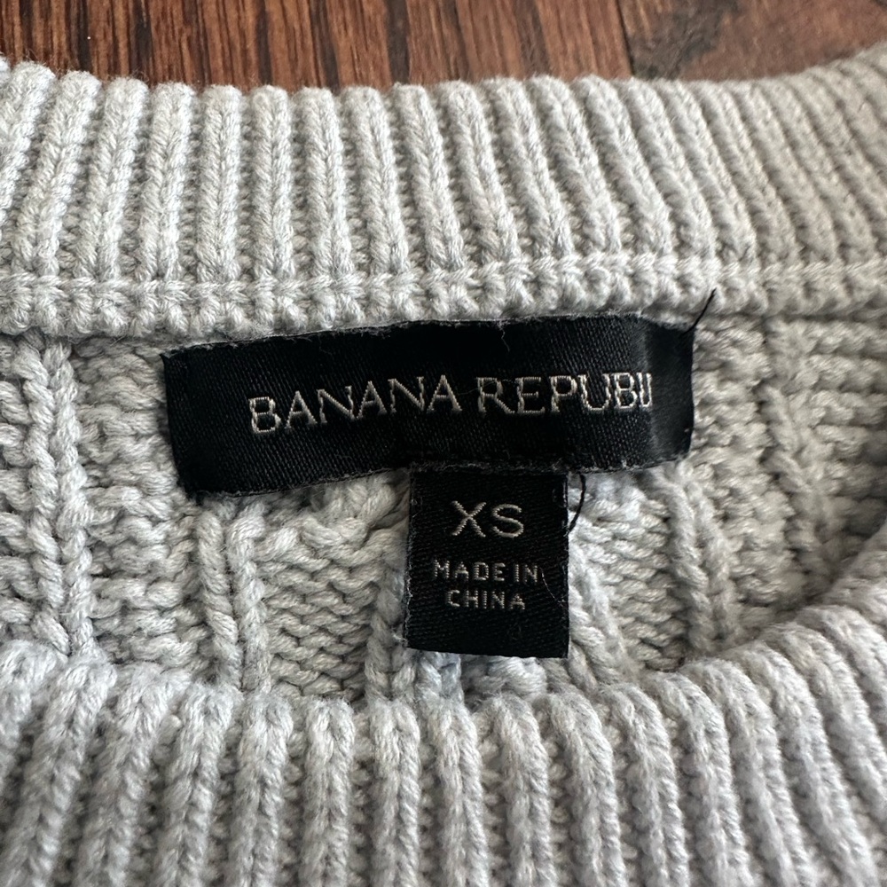 Banana Republic Gray Knit Top